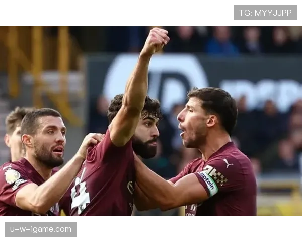 斯通斯关键表现引领球队逆转取胜，展现领袖风采