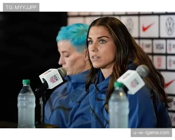 梅根·拉皮诺赛后拎着比我半年工资还贵的包，心都凉了