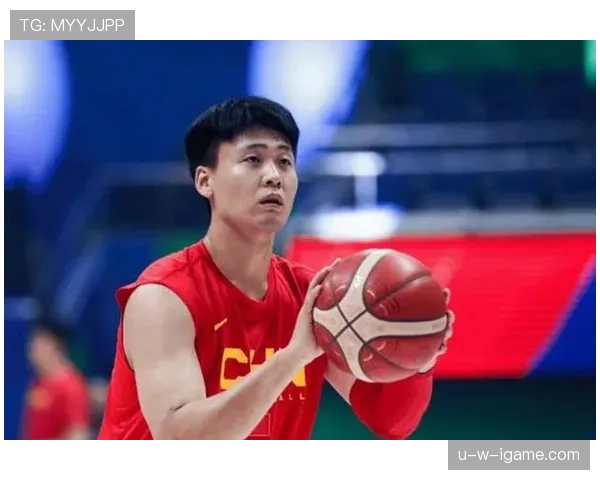 赵睿球场像狠将，回家拎菜篮子逛小区，这反差笑懵我了